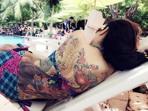 có nên để lộ hình xăm chốn công sở ảnh 2 co nen de lo hinh xam chon cong so anh 2