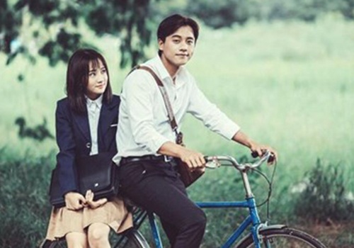 Bai hat 'Em gai mua' vao de kiem tra Vat ly truong chuyen hinh anh