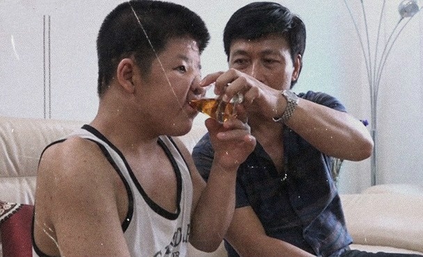 nghe si Quoc Tuan cung con chua benh anh 1