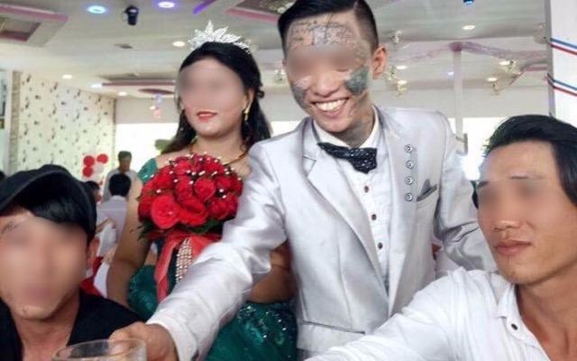 Chu re xam day mat: Thich the hien hay dam me nghe thuat? hinh anh