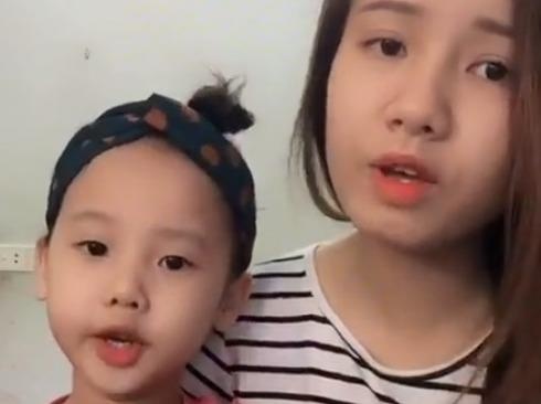 Man song ca 'Em gai mua' dang yeu cua chi va em gai 5 tuoi hinh anh