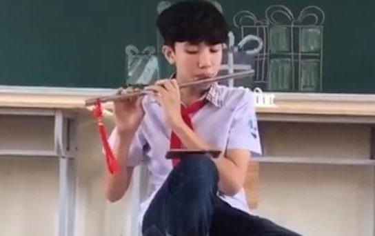 10X Quang Ninh duoc co giao khen khi thoi sao truc 'Em gai mua' hinh anh