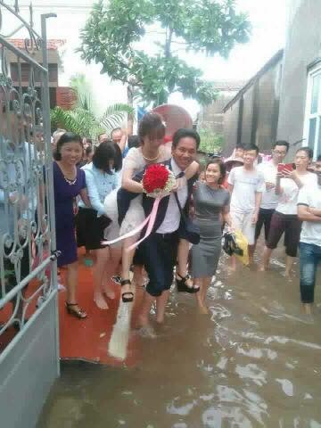 chú rể dùng thuyền rước dâu ảnh 1 chu re dung thuyen ruoc dau anh 1