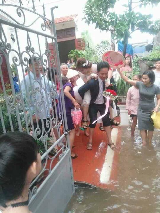 chú rể dùng thuyền rước dâu ảnh 2 chu re dung thuyen ruoc dau anh 2