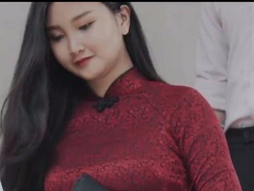 Co giao thuc tap xuat hien trong MV 'Em gai mua' hinh anh