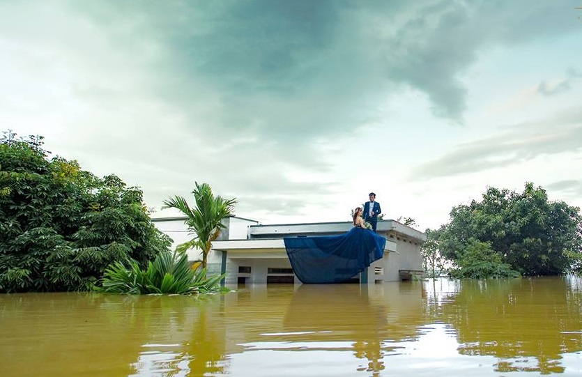 anh cuoi mua nuoc lu anh 3