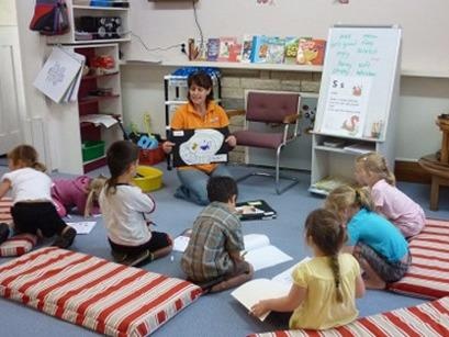 Phu huynh New Zealand day con chu va ngoai ngu tu bac mam non hinh anh