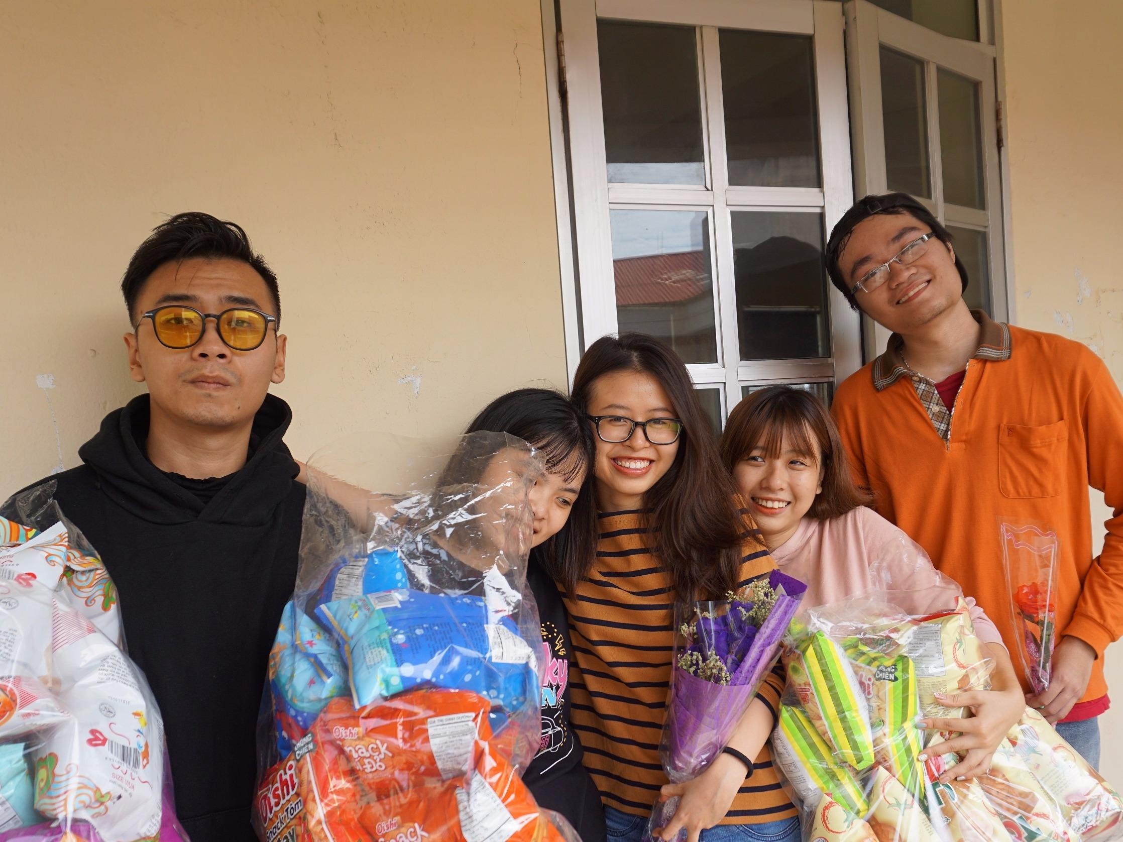 20/10 cua lop toan nu hinh anh