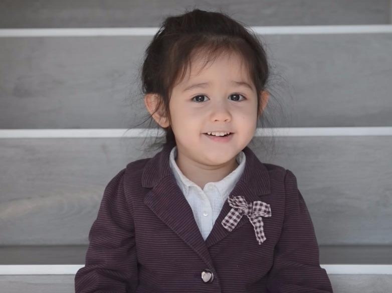 Be lai Tay 4 tuoi hat 'Em gai mua' khien Huong Tram thich thu hinh anh