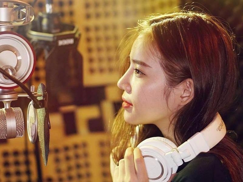 9X xinh dep cover 'Cho ta gan hon' duoc khen hay hon Chi Pu hinh anh
