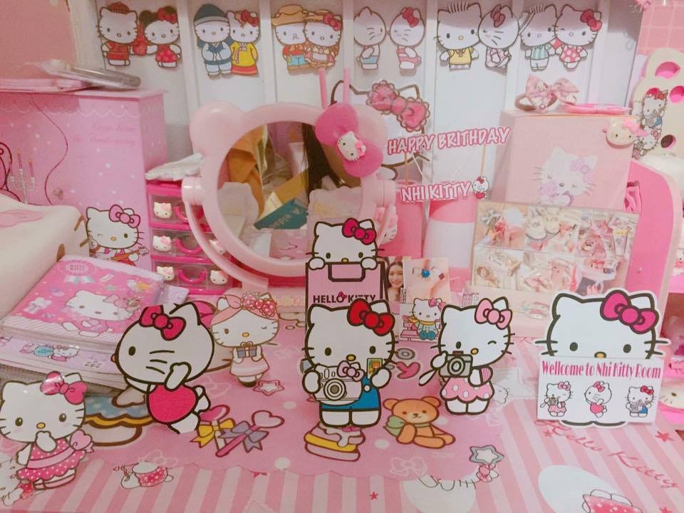 Co gai Sai Gon cuong Hello Kitty van duoc ban trai het long ung ho hinh anh