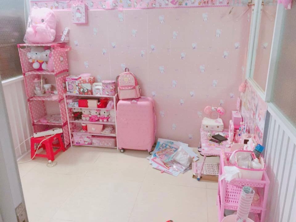 Co nang fan cuong Hello Kitty anh 1