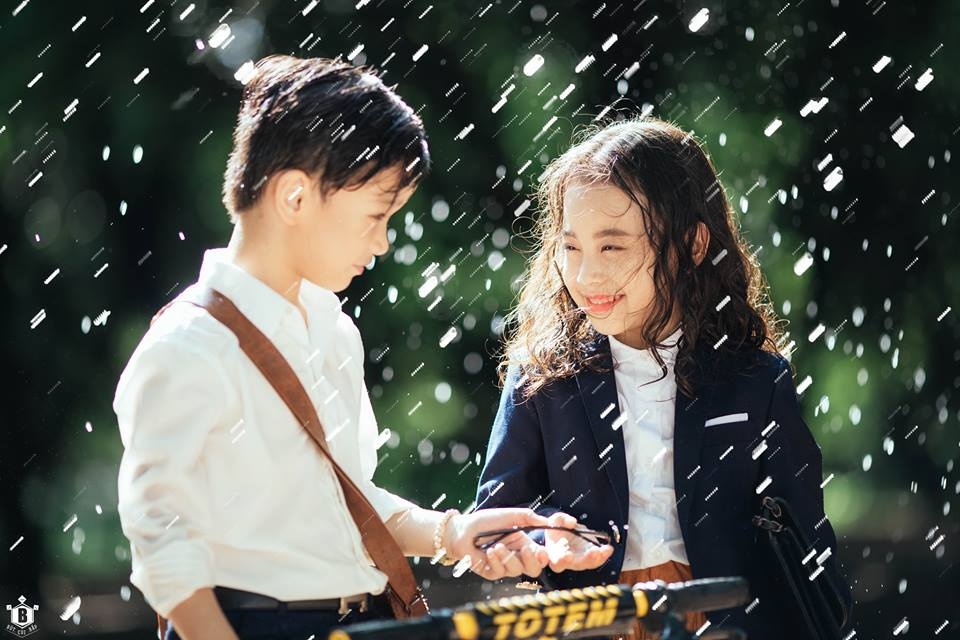 yeu 2 thang chua nam tay anh 2