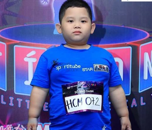 cậu bé 6 tuổi hát Bolero ảnh 1 cau be 6 tuoi hat Bolero anh 1