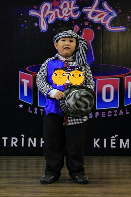 cậu bé 6 tuổi hát Bolero ảnh 2 cau be 6 tuoi hat Bolero anh 2
