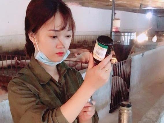 'Co gai chan heo' bi treu choc sau buc anh xinh dep tai trang trai hinh anh