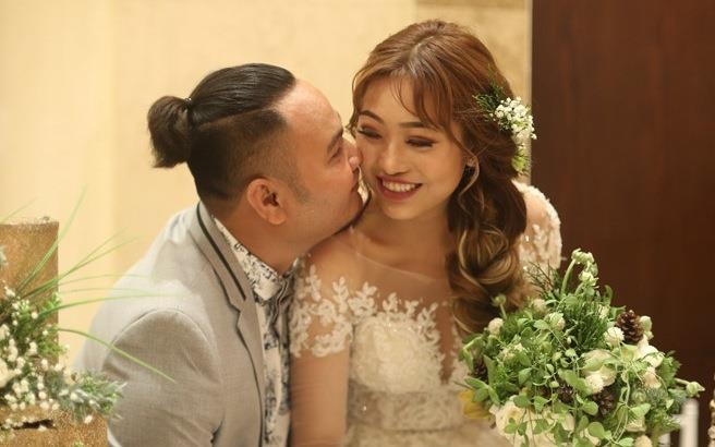 Ban be mung cuoi Vinh Rau toan tien le gay cuoi nhat tuan qua hinh anh