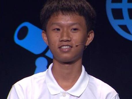 Nam sinh Quang Tri lan at 3 doi thu trong cuoc thi tuan Olympia hinh anh