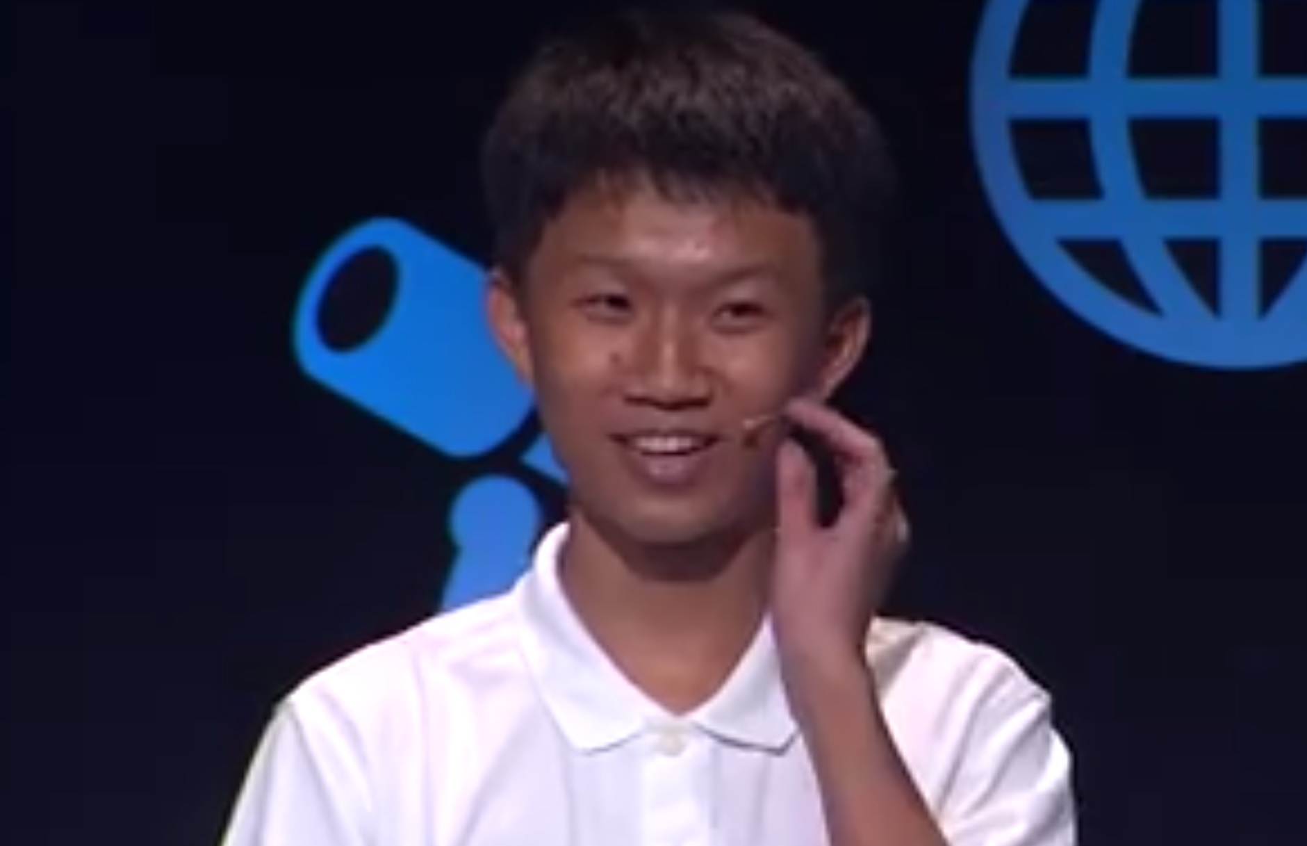 4 thi sinh tranh tai trong cuoc thi tuan hinh anh