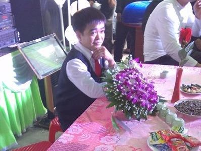 Dam cuoi chu re cao 90 cm hinh anh