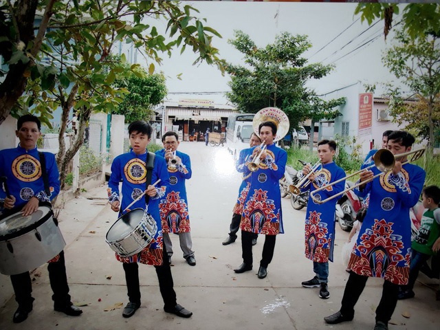 Man ruoc dau su dung ken Tay hinh anh