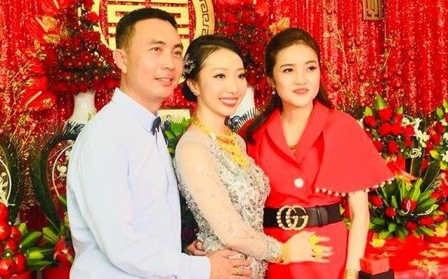 Co dau Hau Giang deo 30 cay vang trong dam cuoi hinh anh