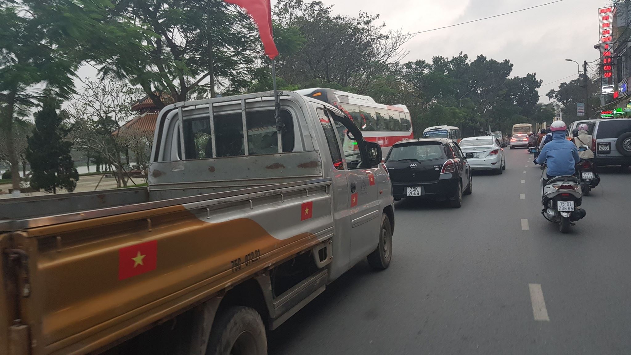 nhung chiec xe oto co vu U23 Viet Nam anh 3