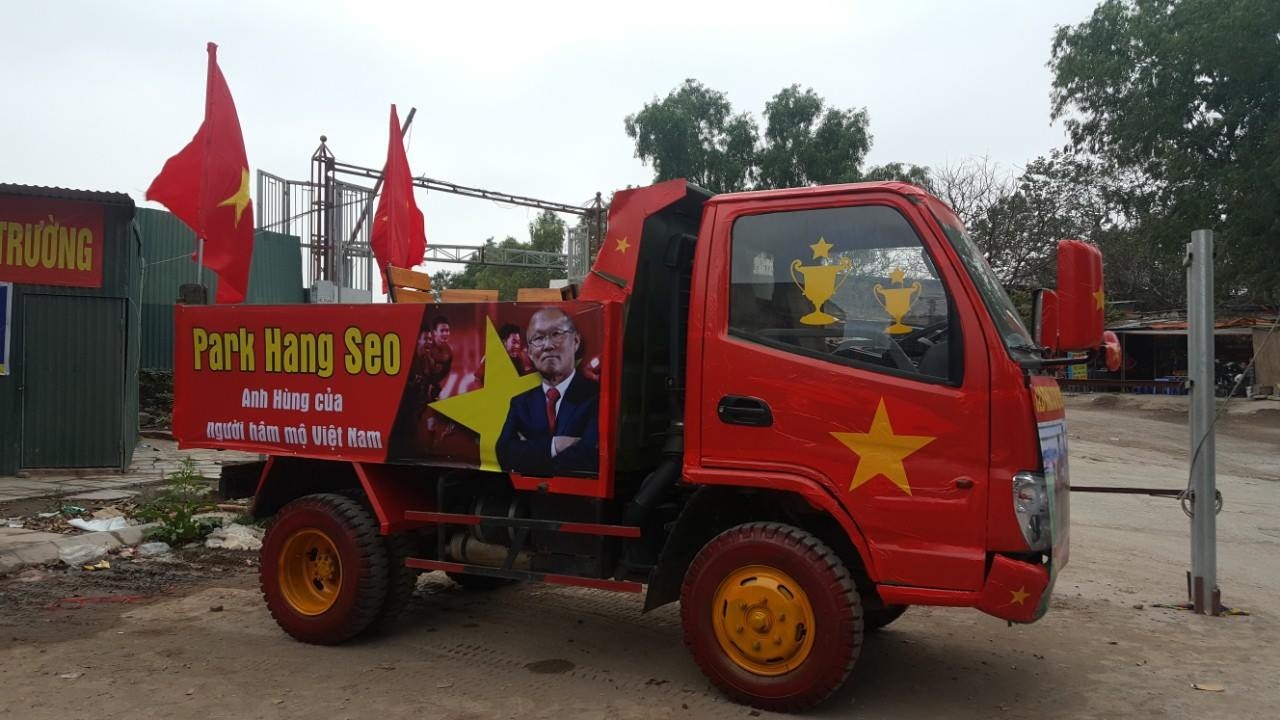 nhung chiec xe oto co vu U23 Viet Nam anh 5