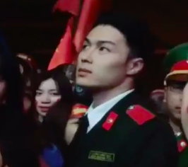 Chang cong an duoc dan mang tim kiem hinh anh