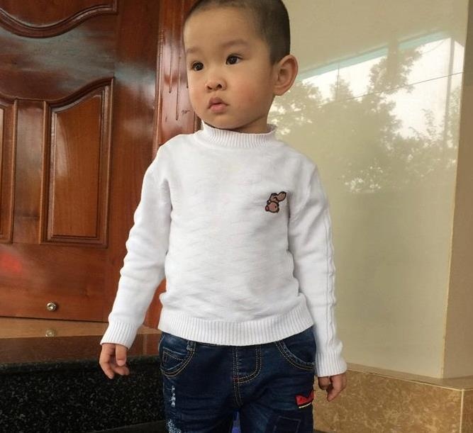 be trai 2 tuoi ghi nho ten quoc ky anh 1