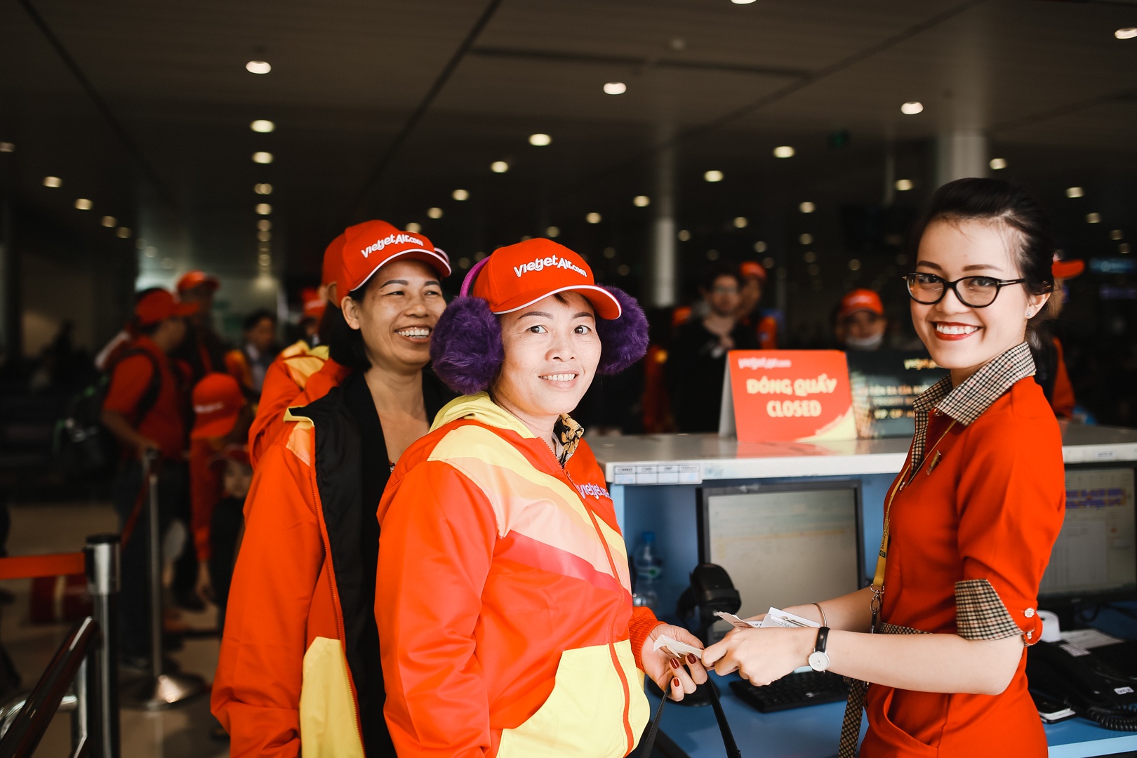 hinh anh cam dong tren chuyen bay anh 9