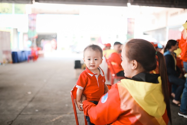hinh anh cam dong tren chuyen bay anh 10