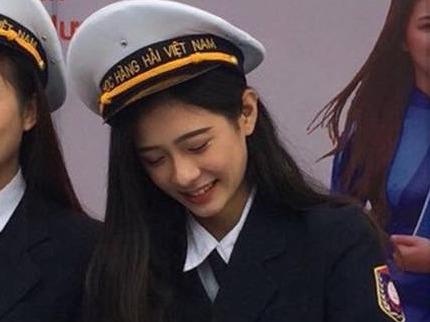 Nu sinh Hang hai bi chup len van duoc khen xinh nhu sao Han hinh anh