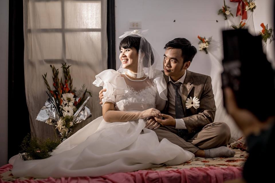 đôi trẻ làm clip tái hiện đám cưới bố mẹ ảnh 2 doi tre lam clip tai hien dam cuoi bo me anh 2