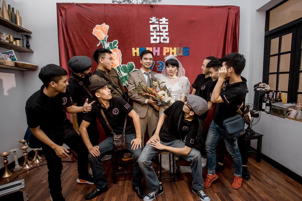đôi trẻ làm clip tái hiện đám cưới bố mẹ ảnh 1 doi tre lam clip tai hien dam cuoi bo me anh 1