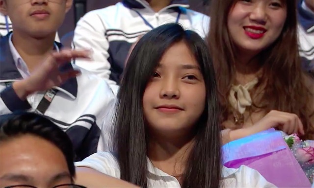 cổ động viên Olympia xinh đẹp ảnh 1 co dong vien Olympia xinh dep anh 1