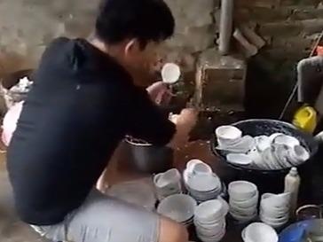 Chang trai rua bat trong lan dau ra mat nha ban gai hinh anh