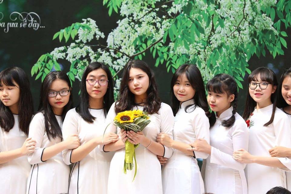 nu sinh truong Phan Dinh Phung anh 7