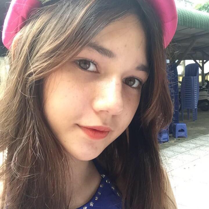 nu sinh truong Phan Dinh Phung anh 10