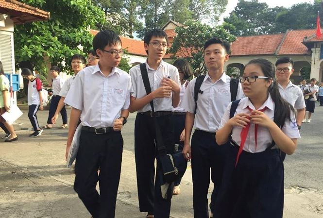 hoc sinh vao lop 10 cong lap anh 1