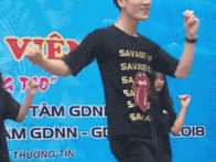 Thay giao tre cung hoc tro 'quay Despacito' tren san khau hinh anh