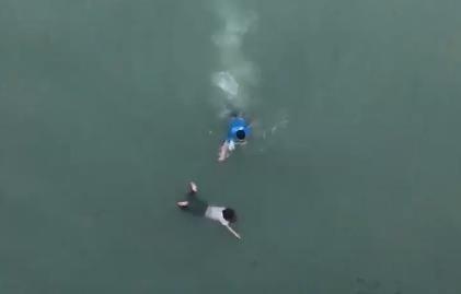 Dan mang tim kiem 'soai ca ao xanh' cuu co gai nhay cau o Thanh Hoa hinh anh