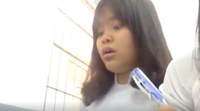 Bieu cam de thuong cua nu sinh khi bi goi len bang hinh anh