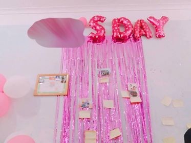 Nu sinh Nghe An to chuc tiec toan mau hong cho hoi con trai hinh anh