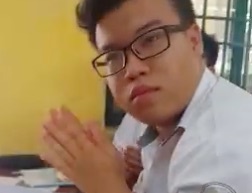 nam sinh gây cười với biểu hiên ngủ gật ảnh 1 nam sinh gay cuoi voi bieu hien ngu gat anh 1