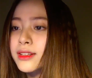 Co gai xinh dep gay chu y khi rap 'Yeu duong' hinh anh