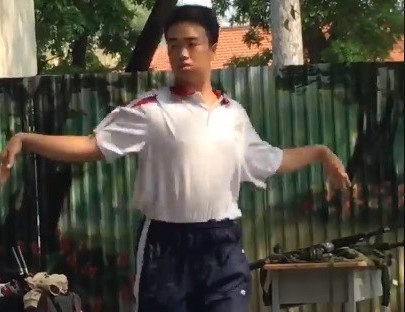 thần thái của nam sinh khi đạt 10 điểm quốc phòng ảnh 1 than thai cua nam sinh khi dat 10 diem quoc phong anh 1