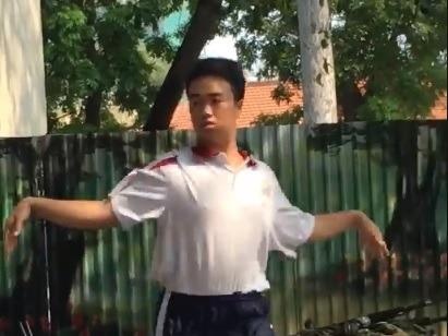 Bieu cam hai huoc cua nam sinh duoc 10 diem mon Quoc phong hinh anh