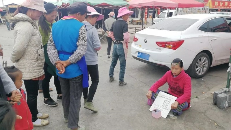 cô gái ăn xin vì nghĩ mình quá đẹp để đi làm ảnh 3 co gai an xin vi nghi minh qua dep de di lam anh 3