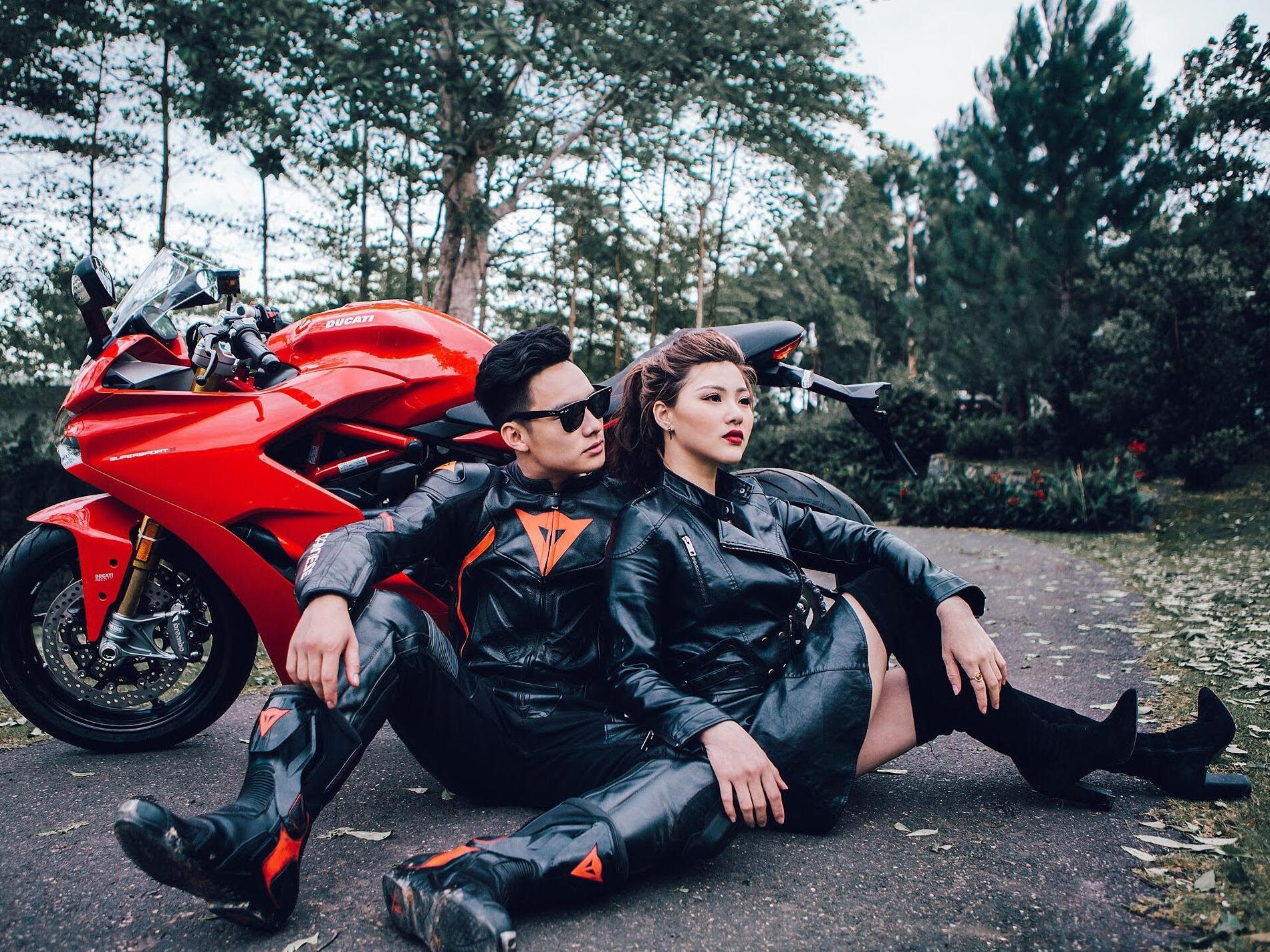 Anh cuoi voi xe phan khoi lon cua doi 'chi oi, anh yeu em' hinh anh